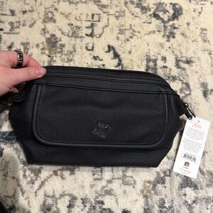 Lug via toiletry case